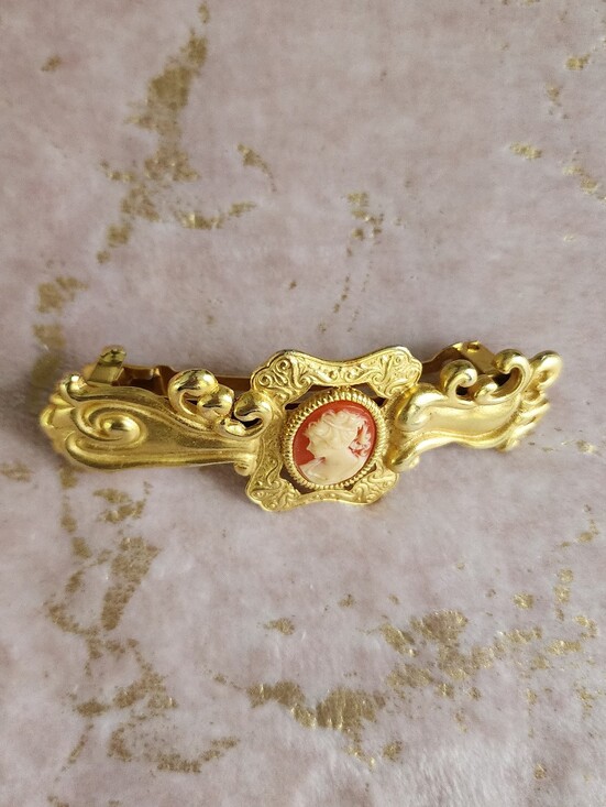 None Accessories - HAIR CLIP | Cameo Goldtone Hair Clip